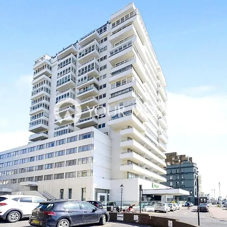 In Near The Sea , Cleaning Included Apartment