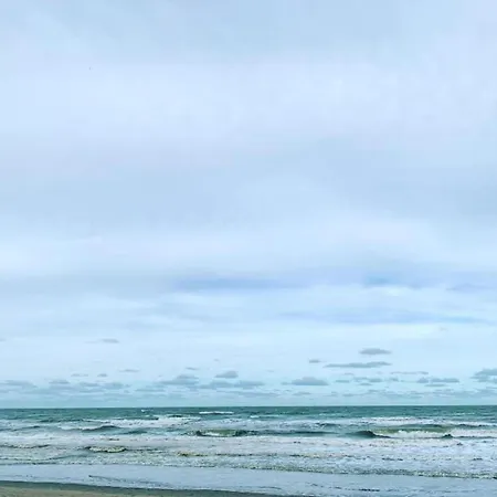 In Near The Sea , Cleaning Included Apartment *